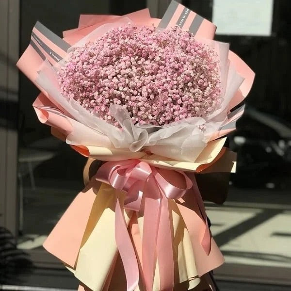 Color tinted Adorable baby breath wrapping bouquet