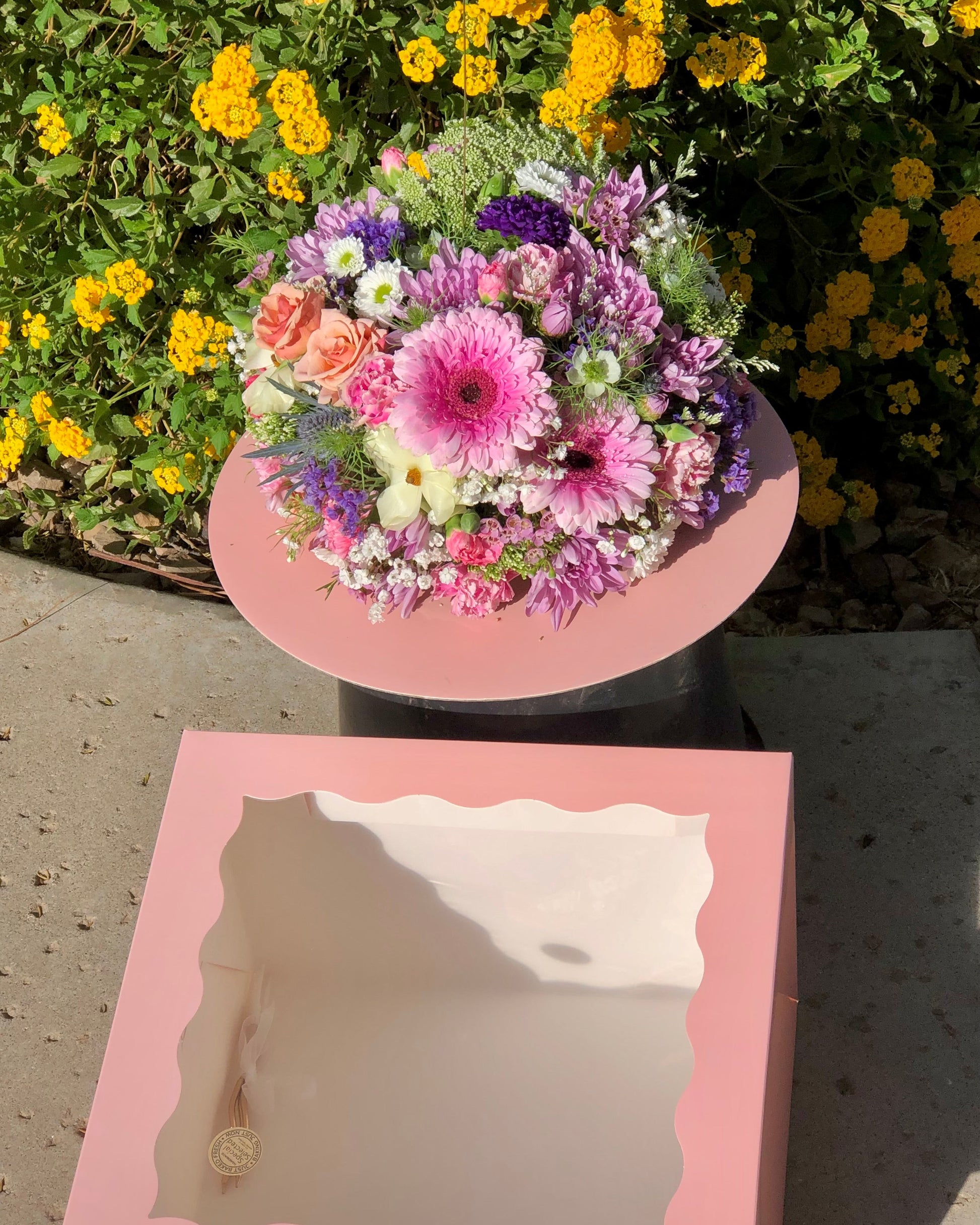 Birthday cake made by flowers. Same day flowers delivery in Gilbert, az