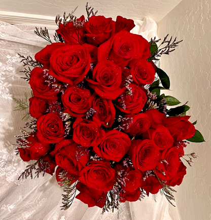 Three-dimensional heart-shaped rose arrangement with layered design
